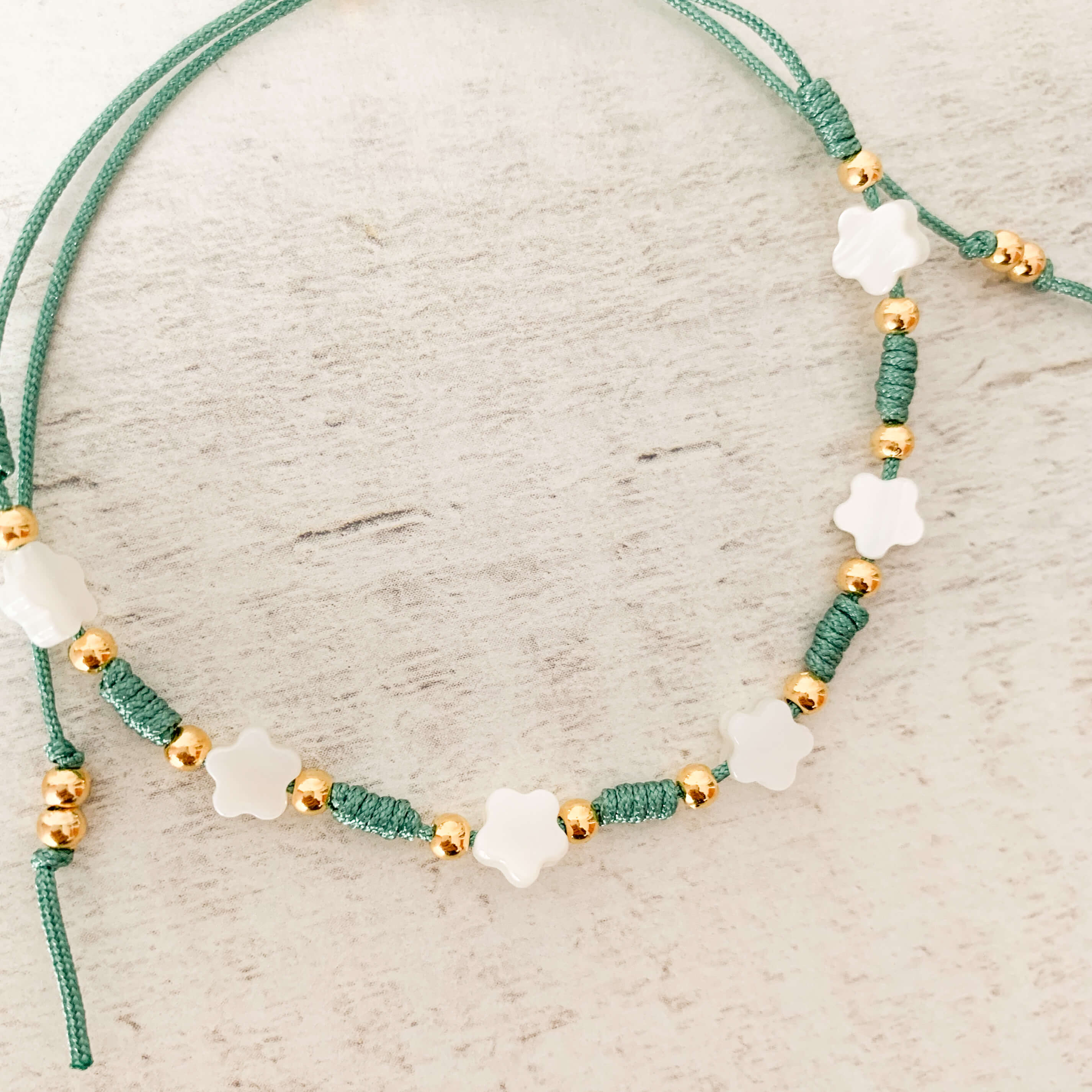 Flower Bracelet with Green Yarn