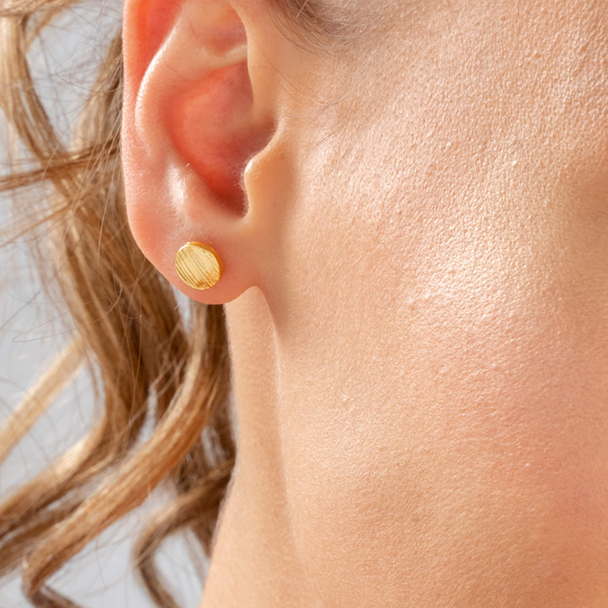 Medium Round Gold-Plated Striped Studs