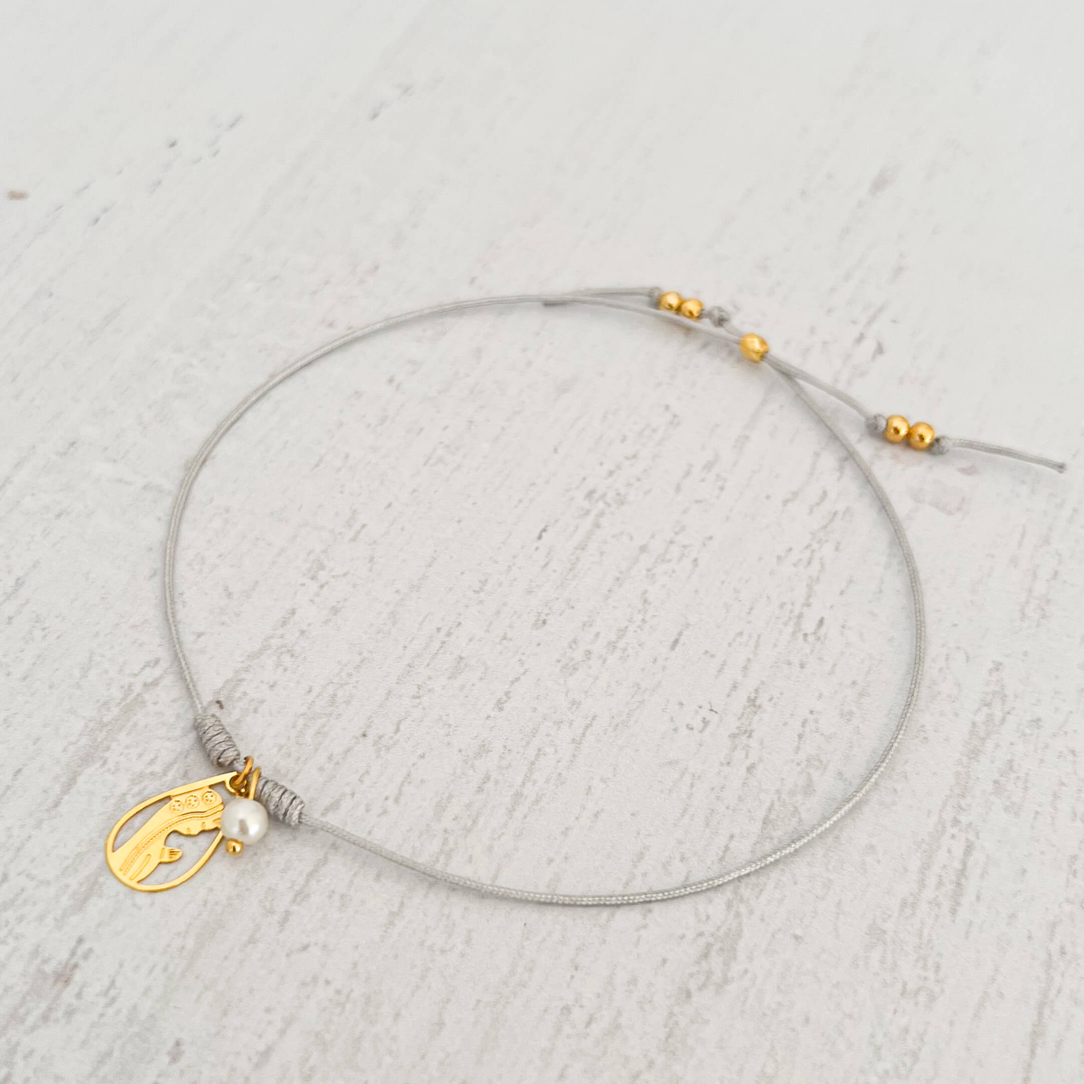 Virgin Mary Bracelet with Yarn