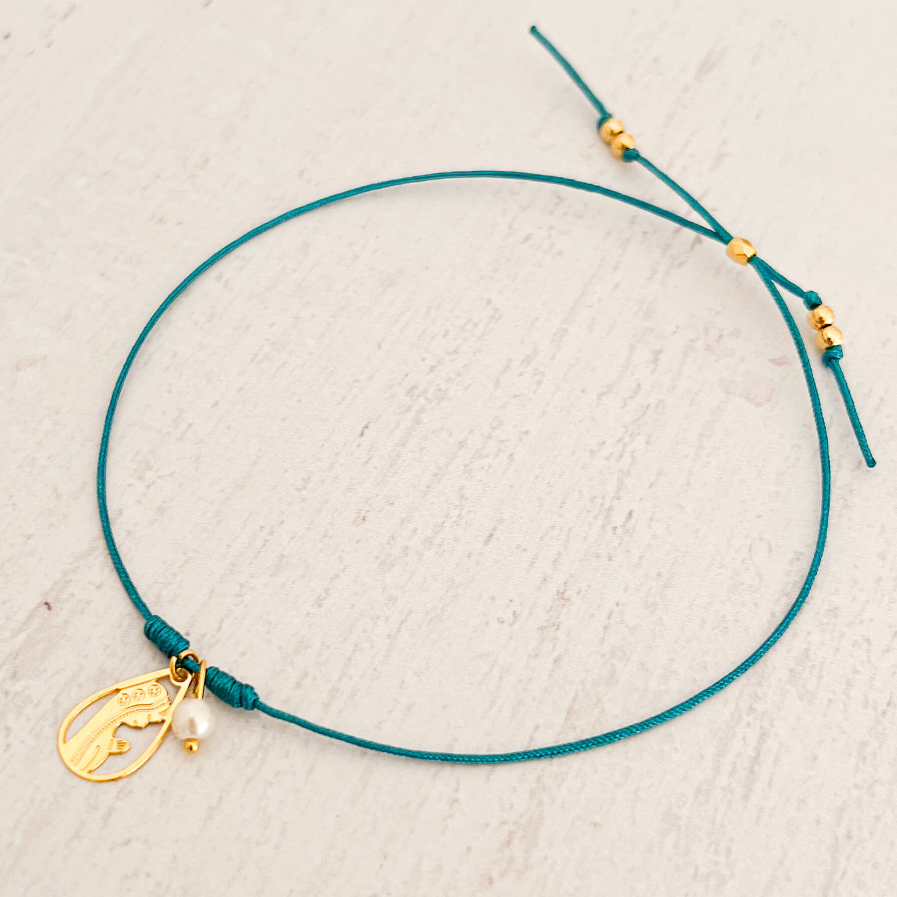 Virgin Mary Bracelet with Yarn